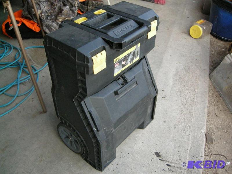 lot 55 image: Stanley tool caddy