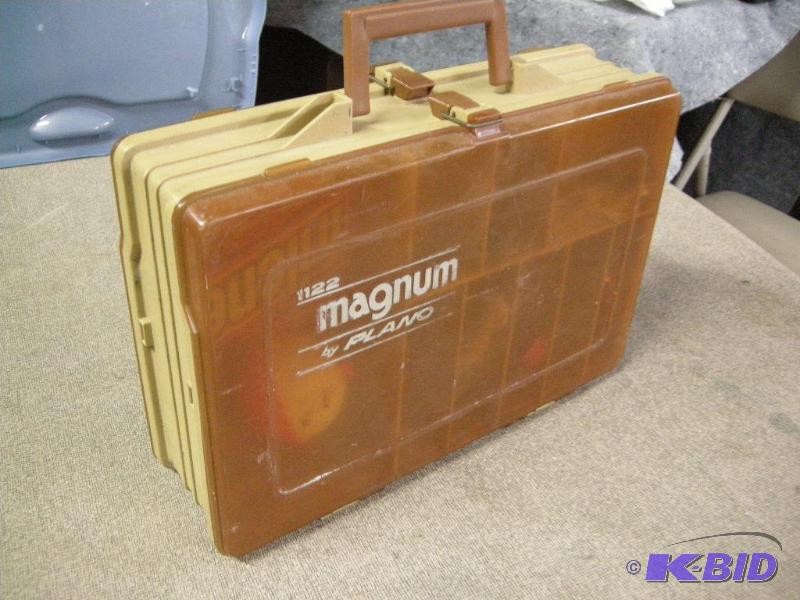 lot 86 image: Plano Magnum tackle box