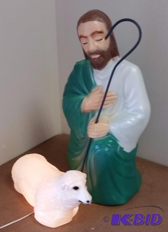 lot 18 image: Shepard and 1 Sheep Blow Mold.  New in Plastic out of box.