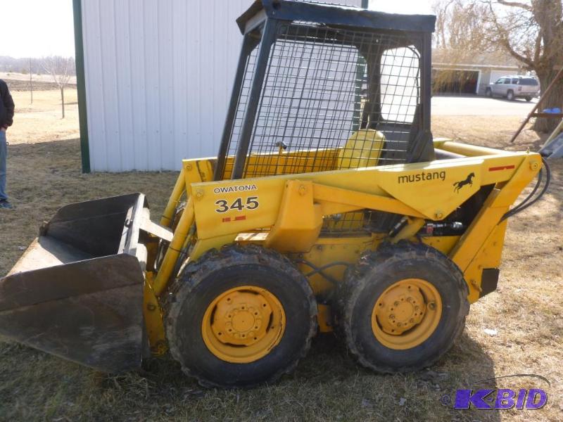 1982 Owatonna Mustang 345 Skid Steer, Comes W... Manannah 148