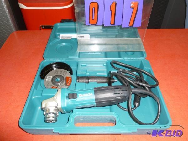 Makita 4.5 electric grinder with accessories ...