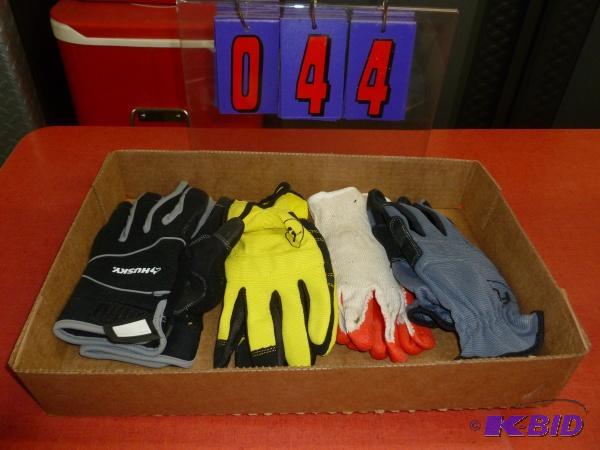 Flat of large gloves. As shown. Terms. Cash o...