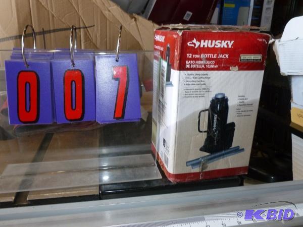 Husky 12 ton hydraulic bottle jack. Looks lik...