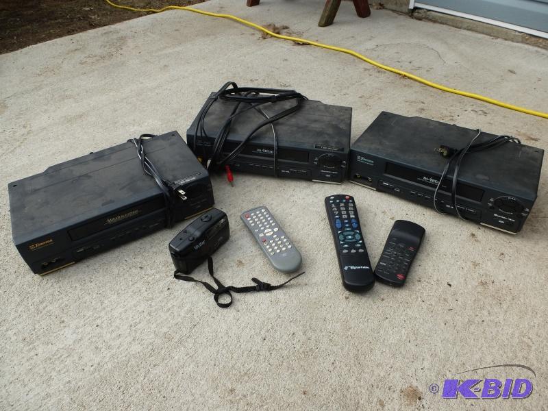 Emerson VHS players 3 Emerson VHS Tape playe...