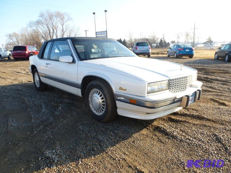1991 Cadillac Eldorado Has 4.9 Liter V8 engi...