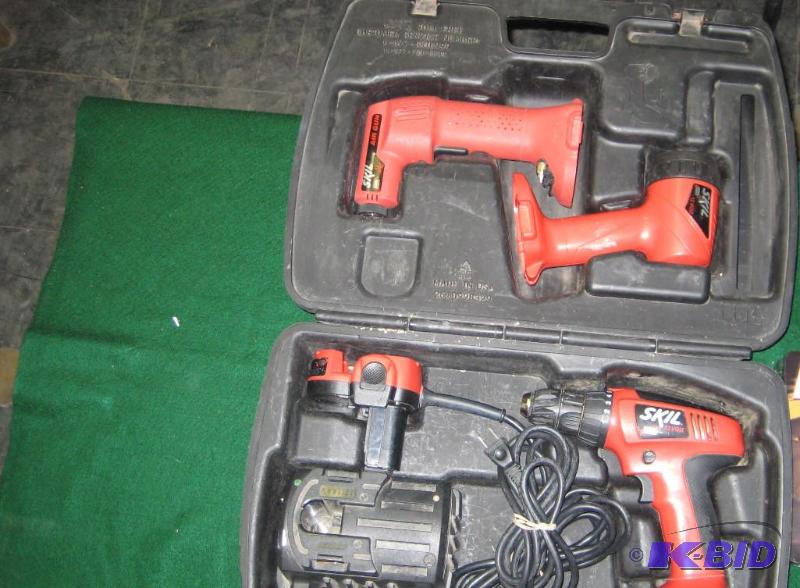 lot 250 image: SKIL 12 volt Dual Source DrillAir GunFlashl...