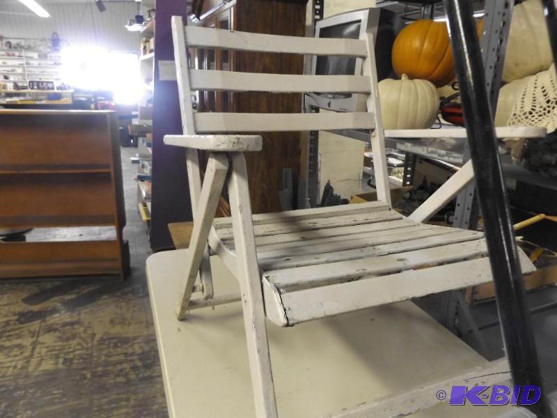 lot 108 image: folding wooden lawn chair and a plastic foldi...