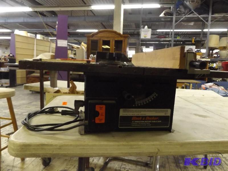 lot 155 image: Black &amp Decker 8 Induction Motor Table ...