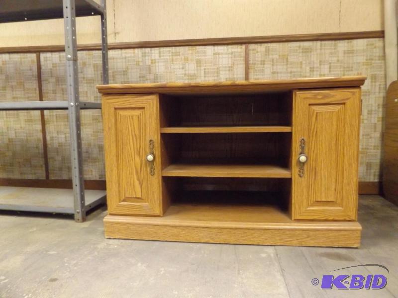 lot 171 image: Sauder Brand TV Cabinet, Corner Stand. Approx...