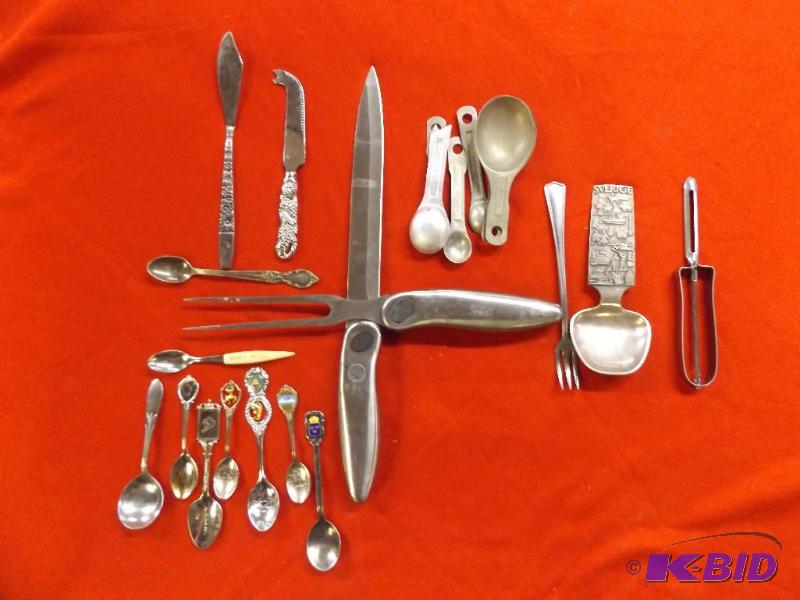 lot 190 image: Oneida Knife and Fork Carving Set, Souvenier ...