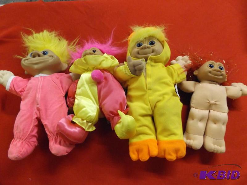 lot 191 image: 4 stuffed Troll Dolls...