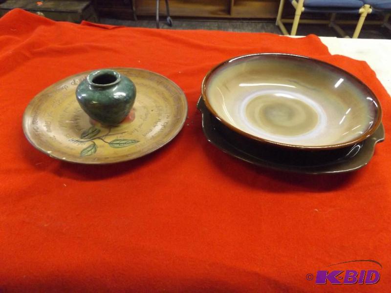 lot 200 image: Decorative plates and bowl, small vase. There...