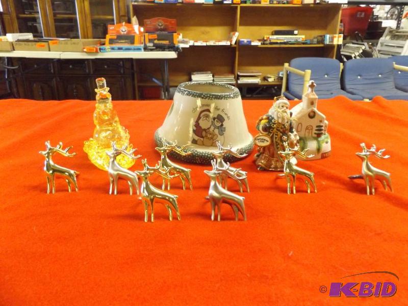 lot 207 image: Christmas Decorations, music box, matal reind...