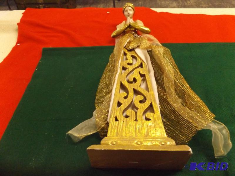 lot 230 image: Seasons of Cannon Falls, praying woman figuri...