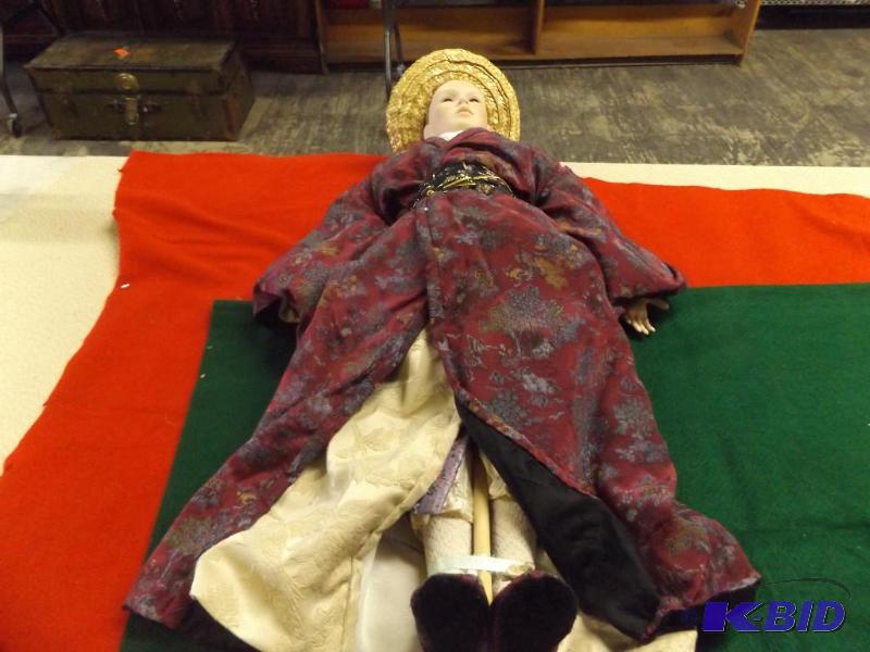lot 231 image: Japanese Ceramic Doll, does not have original...