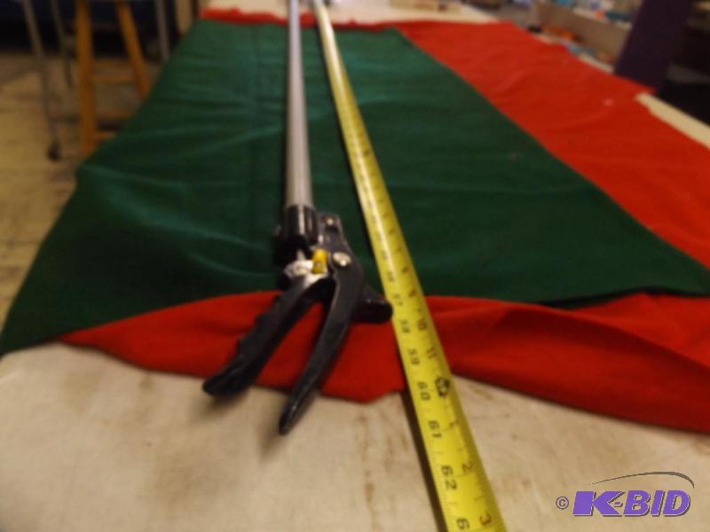 lot 256 image: Long Reach Pruner, new in pkg....