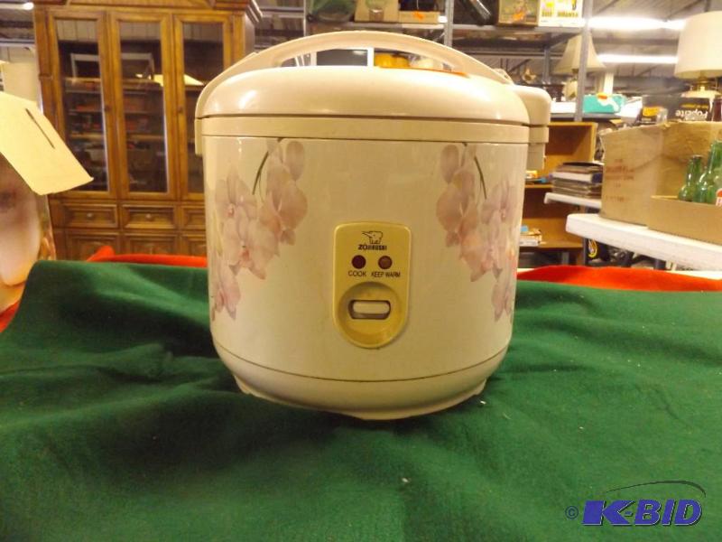 lot 79 image: Electric Rice Cooker and warmer...