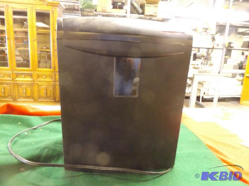 lot 86 image: Paper Shredder...