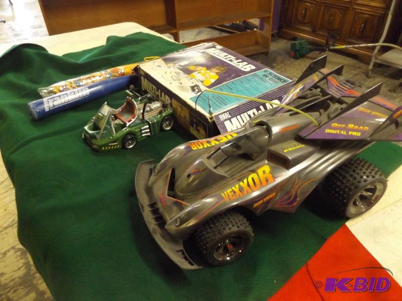 lot 97 image: Multi Lab Science Set, Metal Bat, kids umbrel...