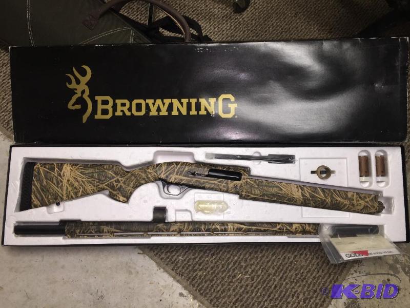 Browning Gold Mossy Oak Semi-auto Shotgun, Ca...