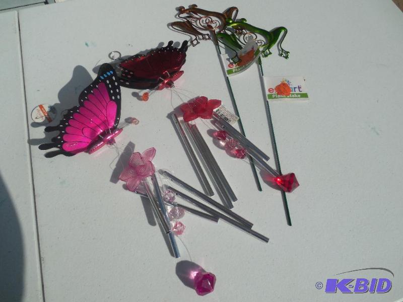 2 wind chimes & 2 Garden Picks