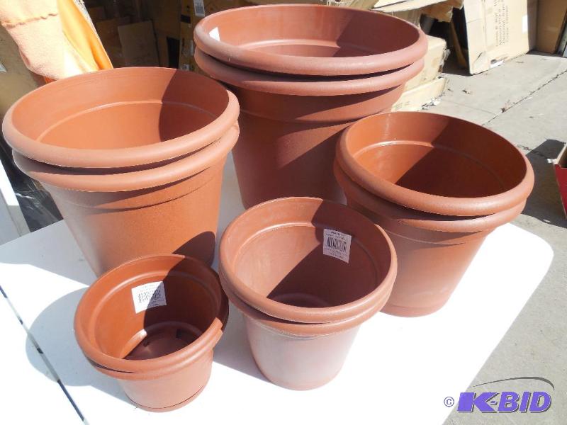 10 Plastic Planter Mix of sizes