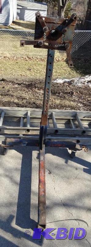 lot 12 image: Engine Stand