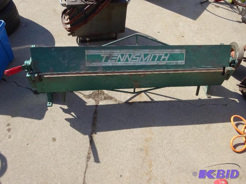 lot 16 image: Tennsmith Mcminnville Tenn 37110 Metal Brake