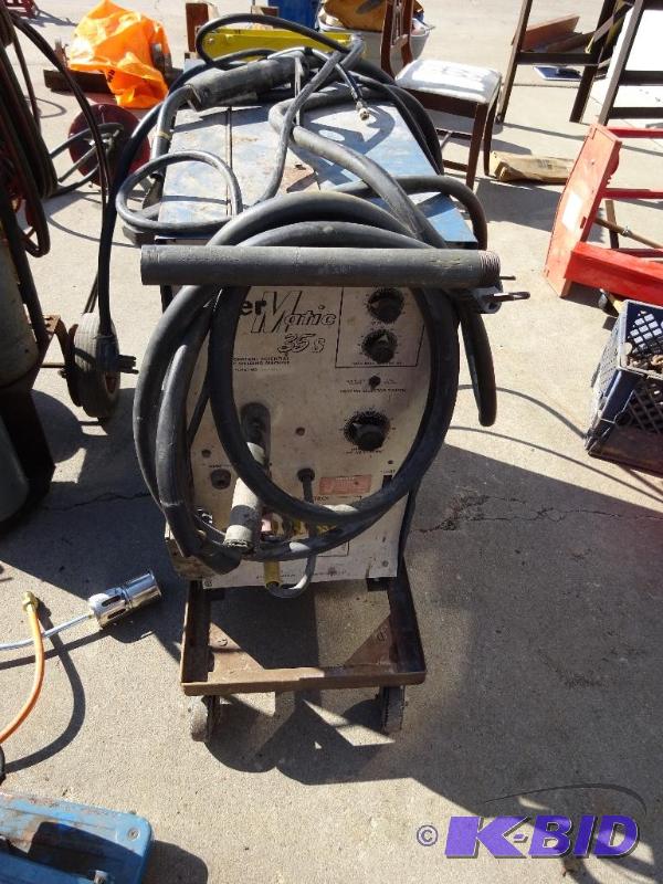 lot 17 image: Miller Matic 35s wire feed