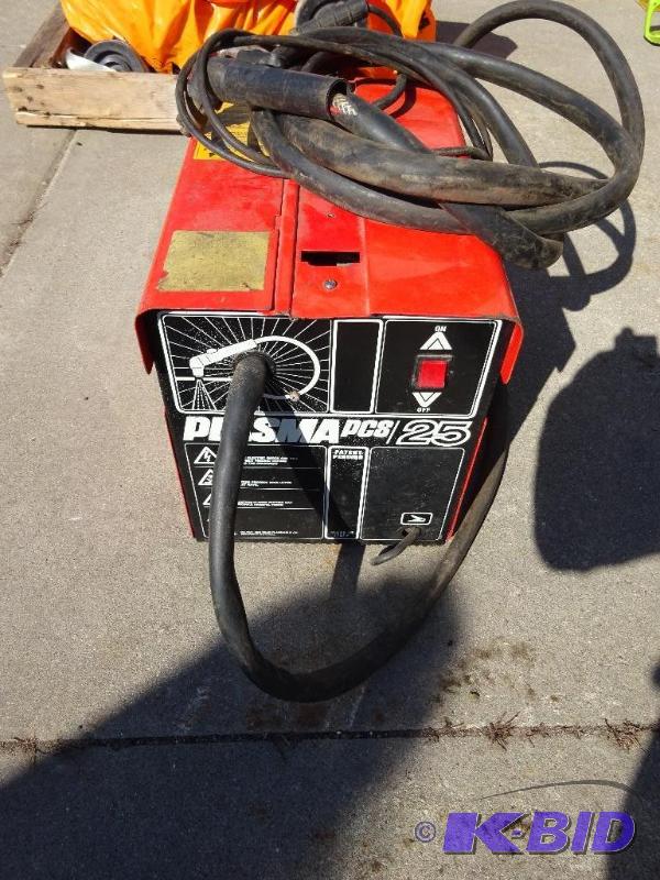 lot 23 image: Plasma Cutter