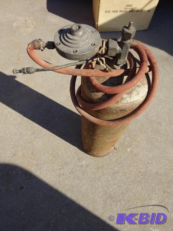 lot 27 image: Regulated tank