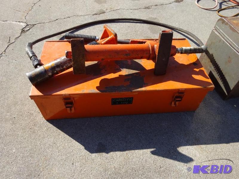 lot 28 image: Porta cable