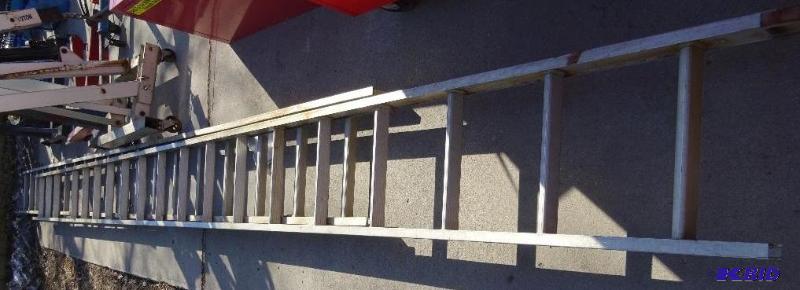 lot 30 image: Extension ladder aluminum