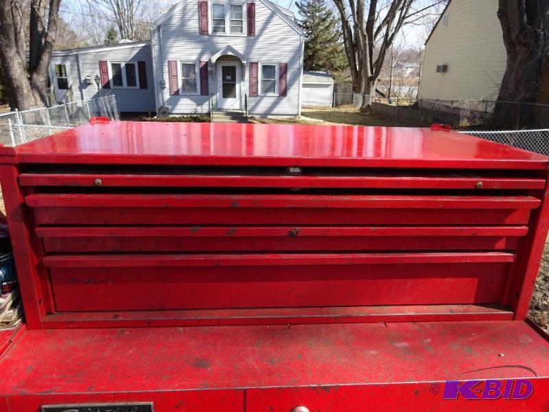 lot 4 image: Snap On Toolbox