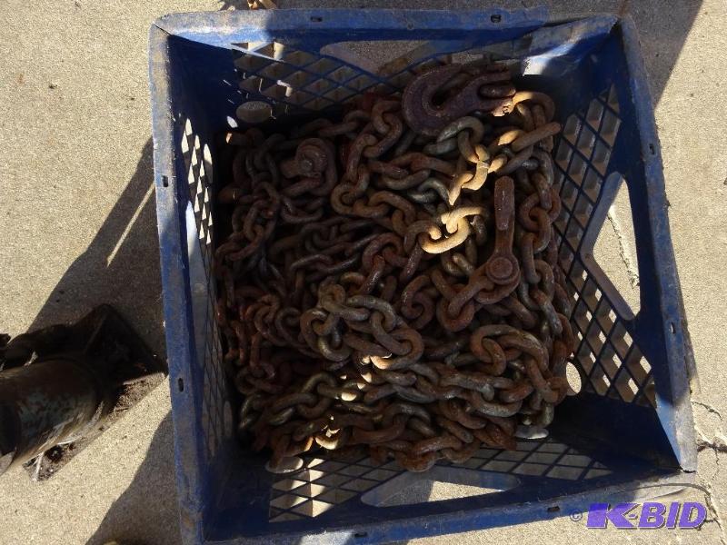 lot 50 image: Bin full variety of chains