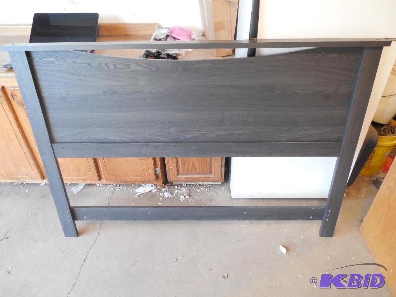 lot 8 image: FullQueen Headboard (5460)