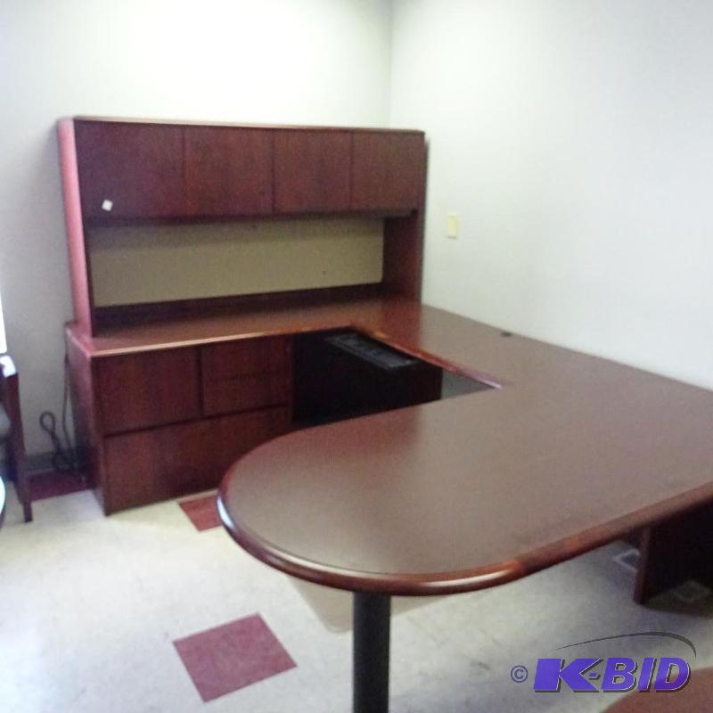 U Shaped Office Desk. 4 Drawer 4 Doors On Hut...