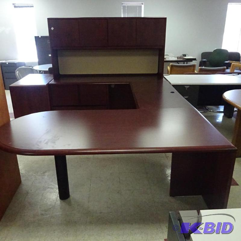U Shaped Office Dest 4 Piece 5 Drawer 4 Doors...