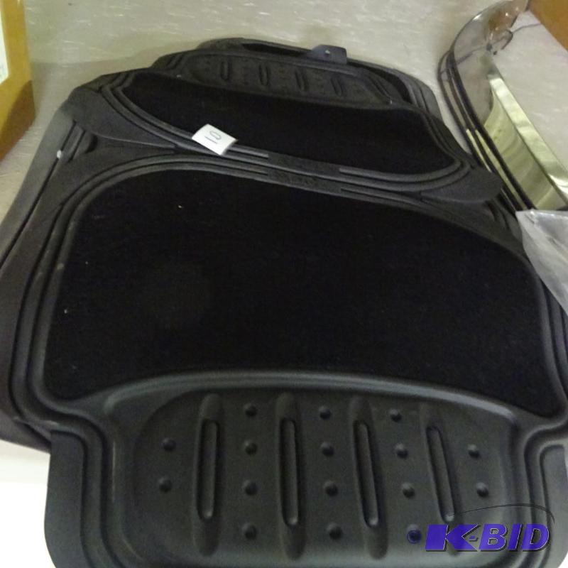 lot 10 image: Floor Mats Rally Black...