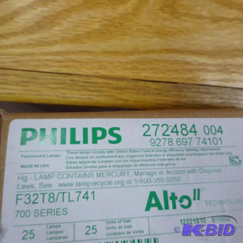 lot 202 image: Philips #F32T8TL741 Flourescent Bulbs New 25...