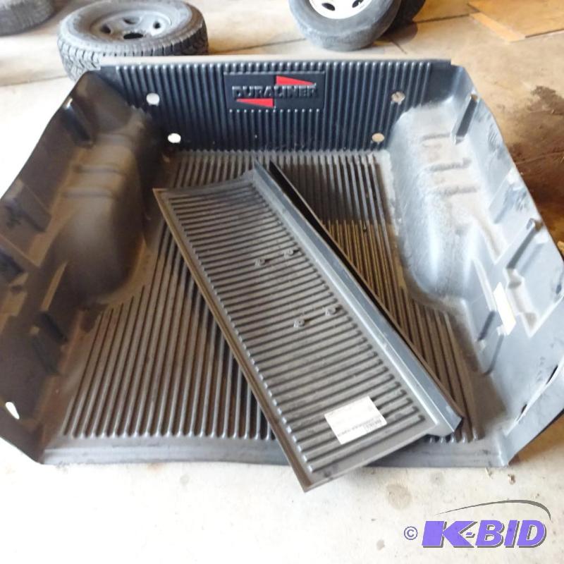 lot 211 image: Duraliner Bed Liner. Chevy Colorado 5 Box 04...