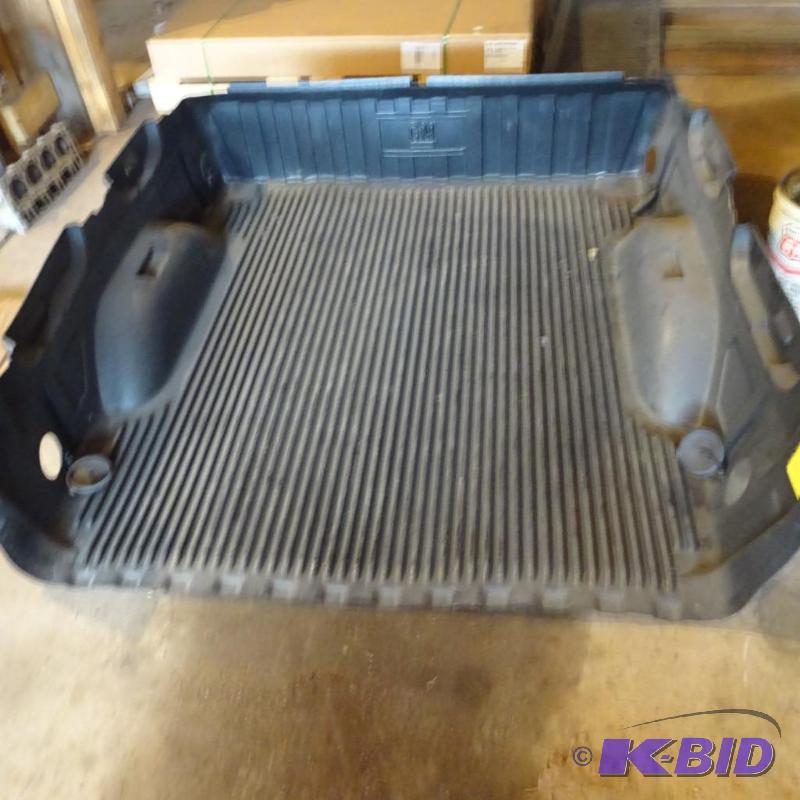 lot 213 image: GM Bed Liner 5 12 Box # 17802208...