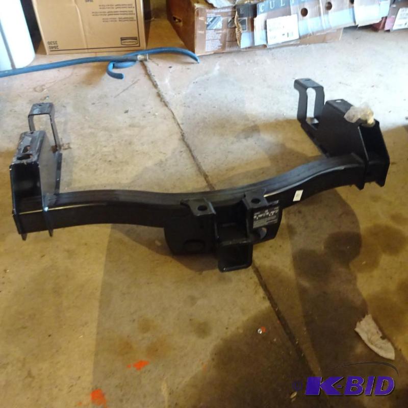 lot 217 image: GM Reciever Hitch 2 12 Hole # 22879973...