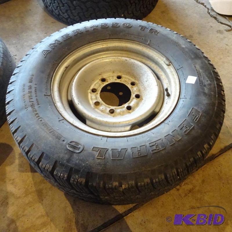 lot 230 image: General Tire 8 Lug Steel Rim LT24575R16 Fai...