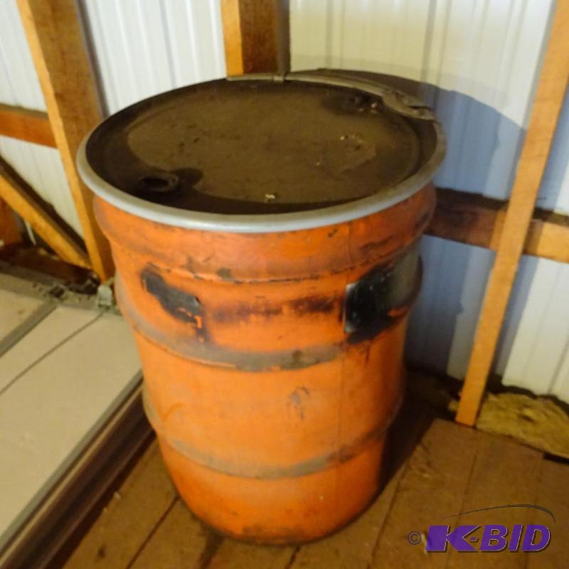 lot 234 image: 55 gal Steel Barrel Clamp on Lid...