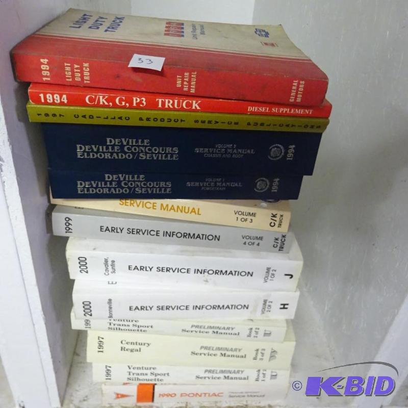 lot 33 image: Vintage Misc GM Service Manuals...