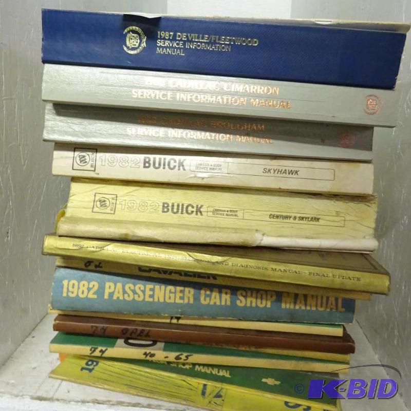 lot 35 image: Vintage Misc GM Service Manuals...