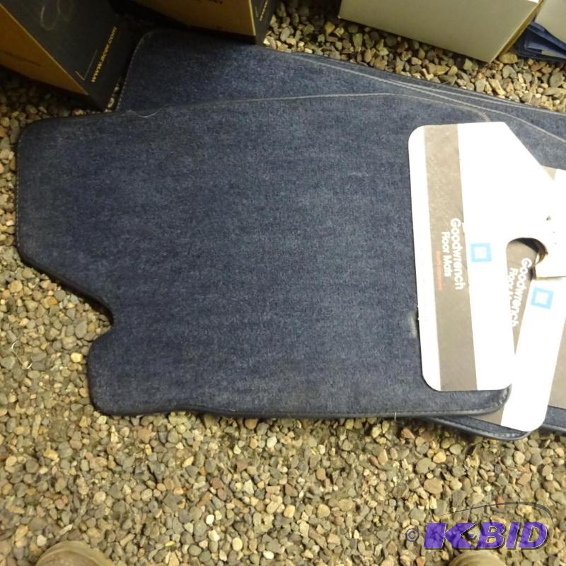 lot 4 image: Front Floor Mats Front Wheel Drive Sapphire B...