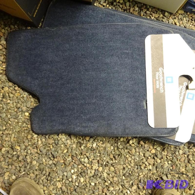 lot 6 image: Front Floor Mats Front Wheel Drive Sapphire B...