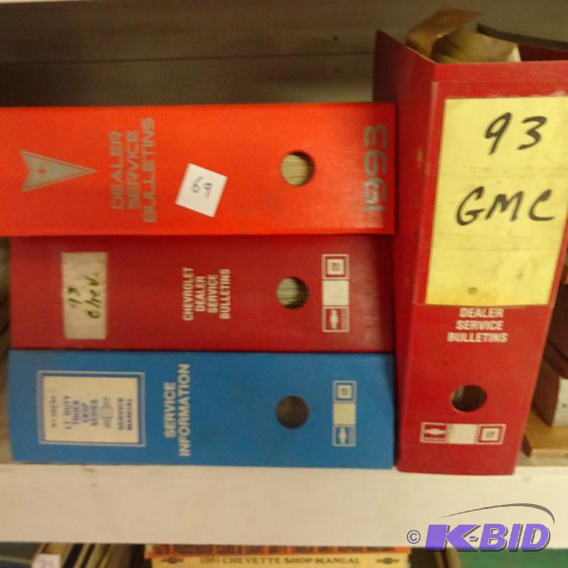 lot 69 image: Misc GM 4 Ring Binder Repair Manuals...